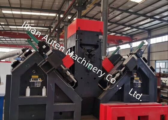 Dây chuyền sản xuất máy khoan thép góc CNC tự động Max 6000r / phút. Tốc độ quay trục chính