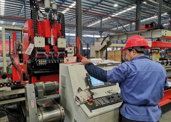 4000 - 8000mm Chiều dài Xe ô tô Đường chiều dọc Đĩa phẳng 1200KN Sức mạnh danh nghĩa Dòng sản xuất đâm CNC Mô hình FPCP120