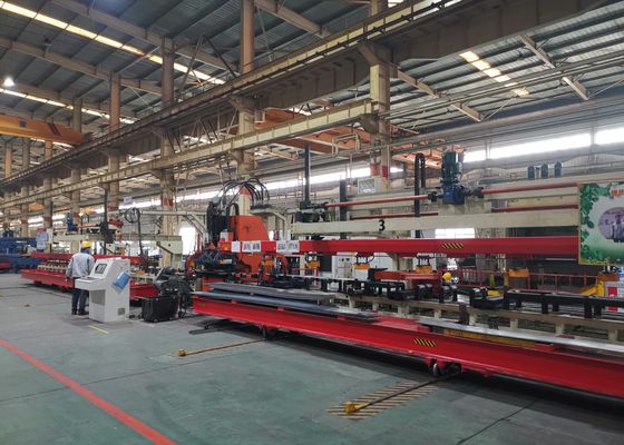 4000 - 8000mm Chiều dài Xe ô tô Đường chiều dọc Đĩa phẳng 1200KN Sức mạnh danh nghĩa Dòng sản xuất đâm CNC Mô hình FPCP120