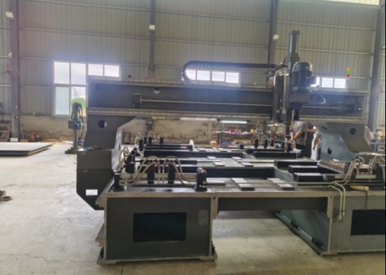 Máy khoan tấm CNC tự động lực kẹp 7.5KN, rãnh T rộng 28mm, công suất làm mát 0.45KW