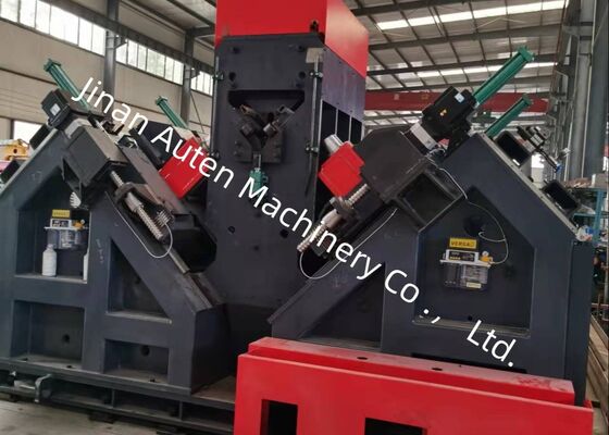 Dây chuyền sản xuất máy khoan thép góc CNC tự động Max 6000r / phút. Tốc độ quay trục chính