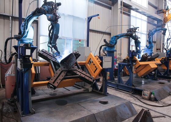 6-Axis Tower Foot CO2  Welding Robot Equipped With Laser Weld Seam Tracker