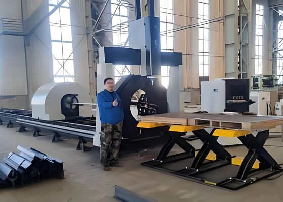 Mô hình LC2412 máy cắt ống laser CNC sử dụng Max6000 Laser Power