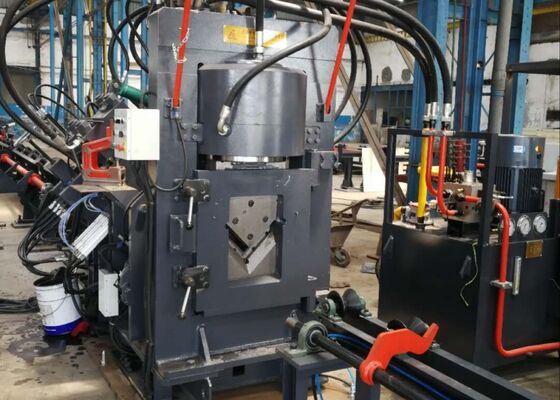 Mô hình JNC2020 Cnc góc đâm cắt dây chuyền sản xuất 32x7x3m Tổng kích thước