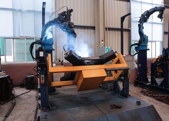 Ống hàn nền của tháp truyền tải sử dụng Cnc tháp chân ủi robot 2pcs bàn làm việc