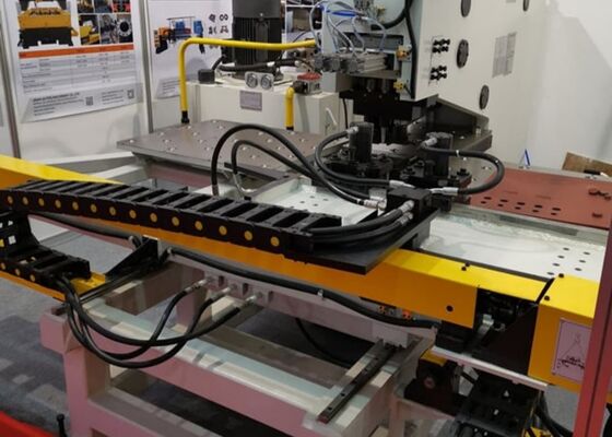 Được sử dụng cho ngành công nghiệp tháp thép Máy đột dập tấm Cnc 4 Máy đột dập Cnc