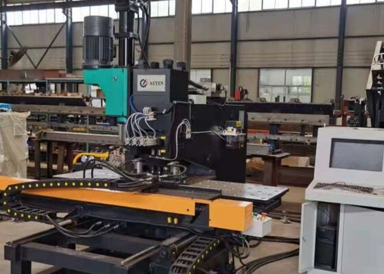 Được sử dụng cho ngành công nghiệp tháp thép Máy đột dập tấm Cnc 4 Máy đột dập Cnc