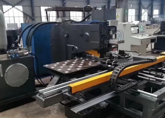 Máy đột dập tấm Cnc trục chính 180mm cho tháp truyền tải