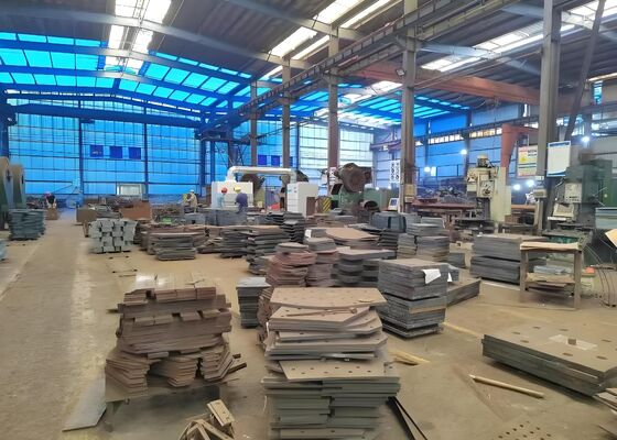 Máy đánh bóng kim loại để loại bỏ các vết nứt từ bề mặt kim loại