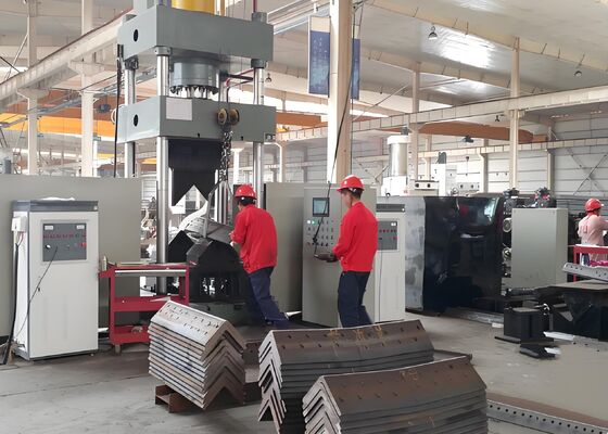 Máy uốn nhiệt 3 trục Cnc cho tấm góc có điều khiển thủy lực