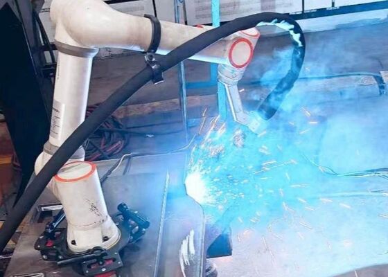Intelligent Interaction Collaborative Welding Robots For Human Robot Collaboration (tạm dịch: Tương tác thông minh, hợp tác)