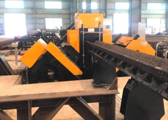 Máy Cắt Góc CNC Thép Góc Kích Thước Lên Đến 250x250x32mm Có Khả Năng Khoan và Đánh Dấu