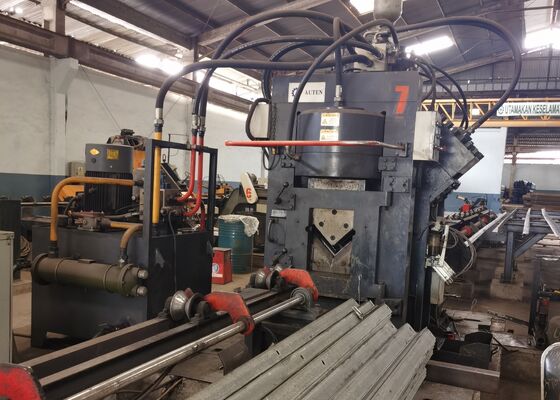 Tháp điện sử dụng Cnc góc thép đâm máy cắt dây với xe tải cho ăn CNC